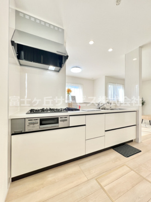 【キッチン】 | 沼津市大岡 5期  新築一戸建て D号棟 | きれいなキッチンです