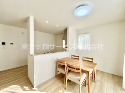 【キッチン】 | 沼津市大岡 5期  新築一戸建て D号棟 | キッチンでお料理をお楽しみください