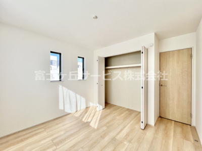 【洋室】 | 沼津市大岡 5期  新築一戸建て D号棟 | 6.06帖の洋室です