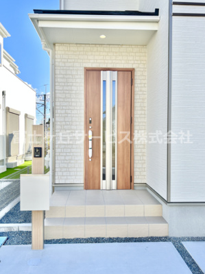 【エントランス】 | 沼津市大岡 5期  新築一戸建て D号棟 | 落ち着いた玄関です