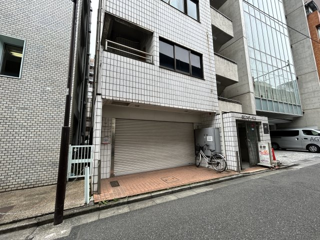 第２スヂノビル　301の駐車場
