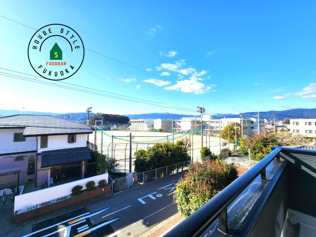 春日市一の谷5丁目第2-4棟（1号棟)の展望|窓から緑が見える物件も魅力的です。