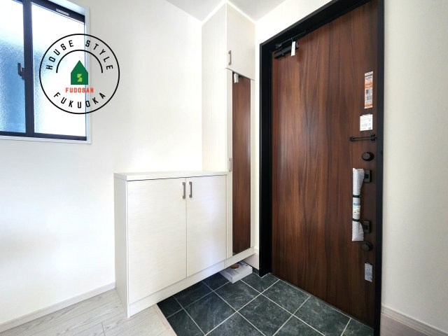 春日市一の谷5丁目第2-4棟（3号棟）の防犯設備|二重ロックでしっかり防犯対策ができます。