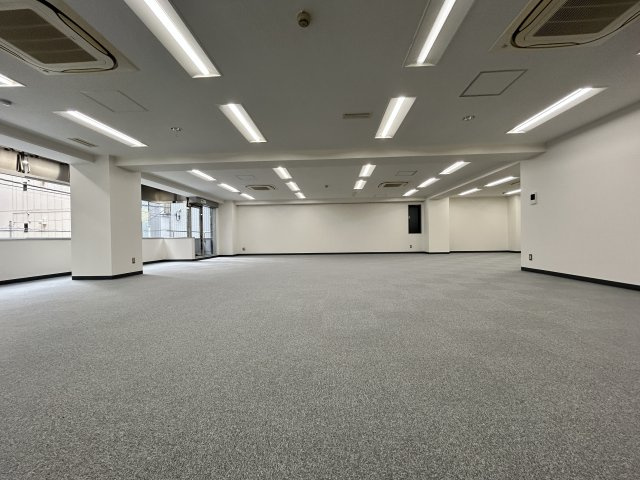 スヂノビルのロビー
