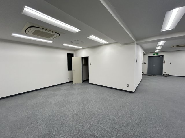 スヂノビルのロビー