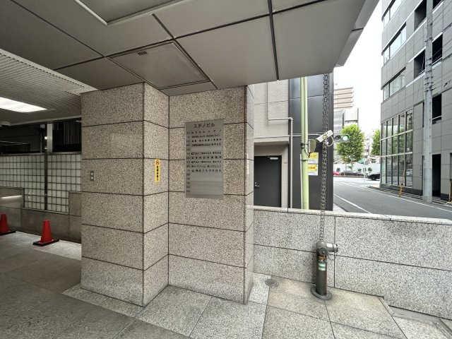 スヂノビルのエントランス