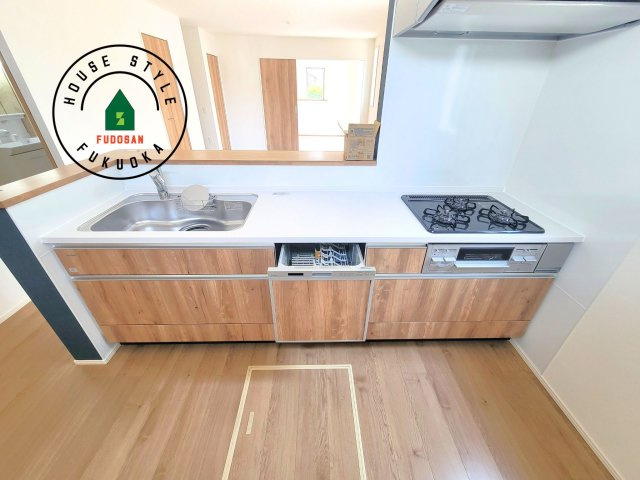 春日市天神山4丁目第1-1棟（1号棟）の内観：施工例|キッチン。グリル・食器洗い乾燥機・浄水器も完備。