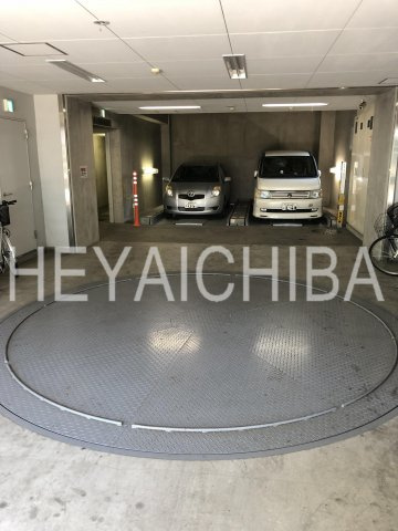 プレール・ドゥーク東京EAST Ⅳ RiverSideの駐車場