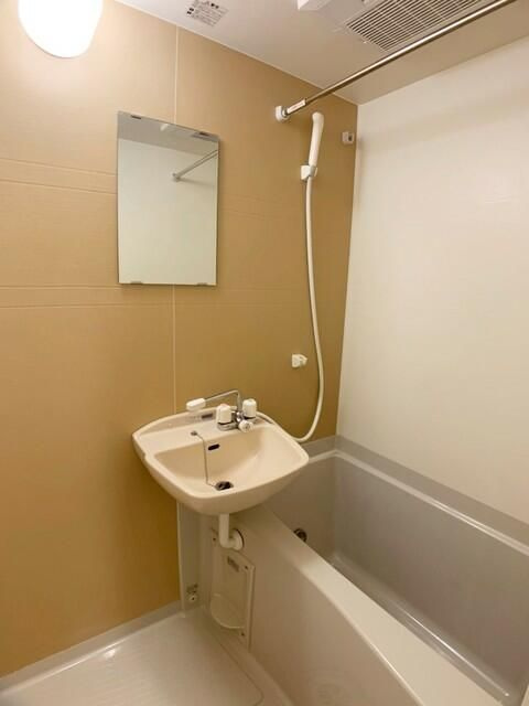 MELDIA東向島の浴室