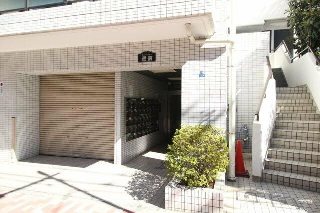 ヴェラハイツ蔵前のエントランス