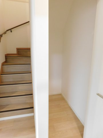 海部郡大治町大字西條字笠見立の中古一戸建の収納|◇収納◇　　１階廊下に収納付き　スッキリ荷物が片付きます♪