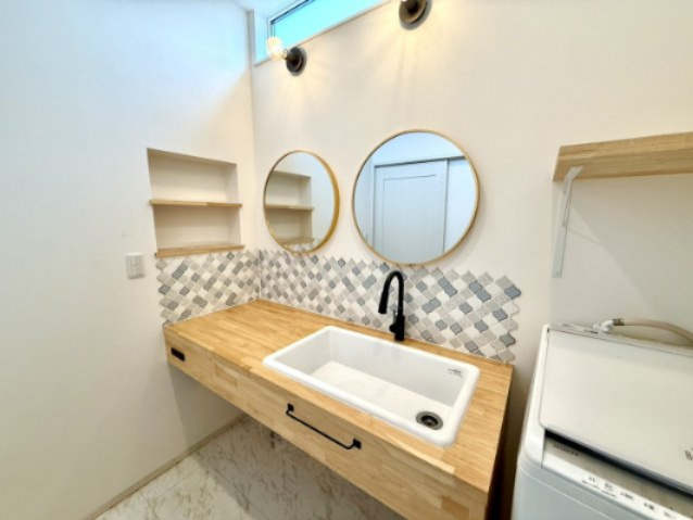 日進市浅田町上納戸建の洗面所|洗面室