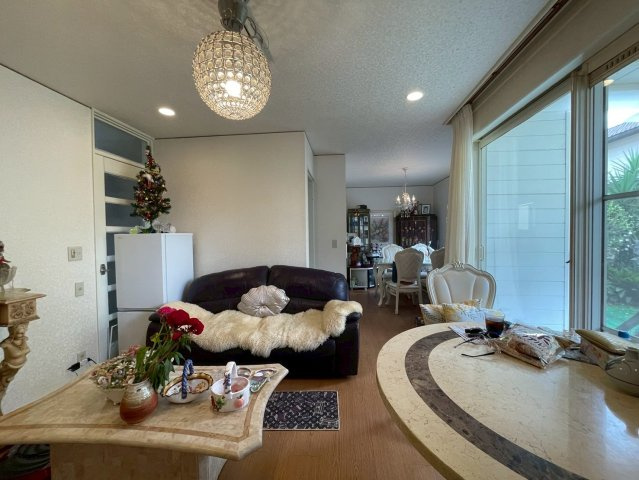 東金市日吉台５丁目　中古戸建の居間・リビング