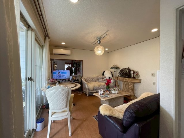 東金市日吉台５丁目　中古戸建の居間・リビング