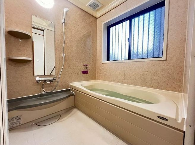 座間市栗原中央5丁目　中古戸建の浴室|ゆったり過ごせるお風呂です