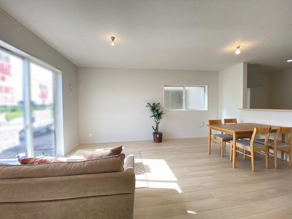 【居間・リビング】 | 明石市大久保町八木　新築戸建　2号棟