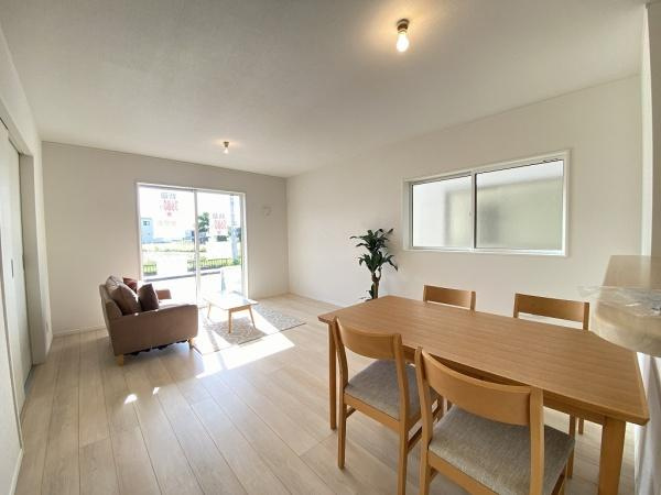 【居間・リビング】 | 明石市大久保町八木　新築戸建　2号棟