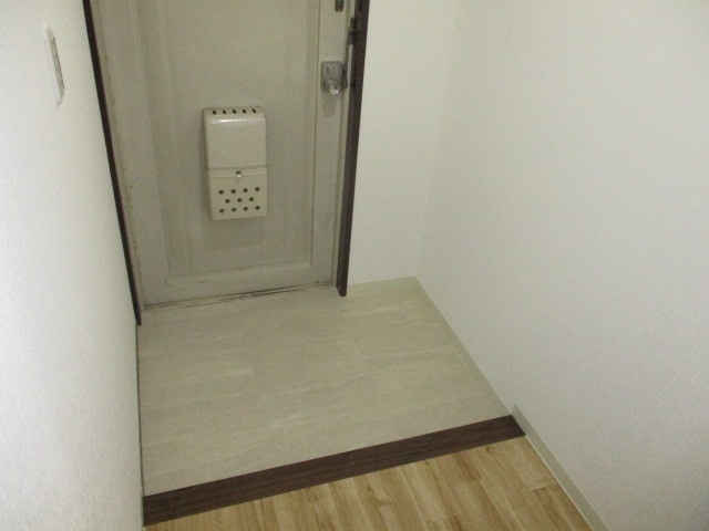 グリーンハイツの玄関