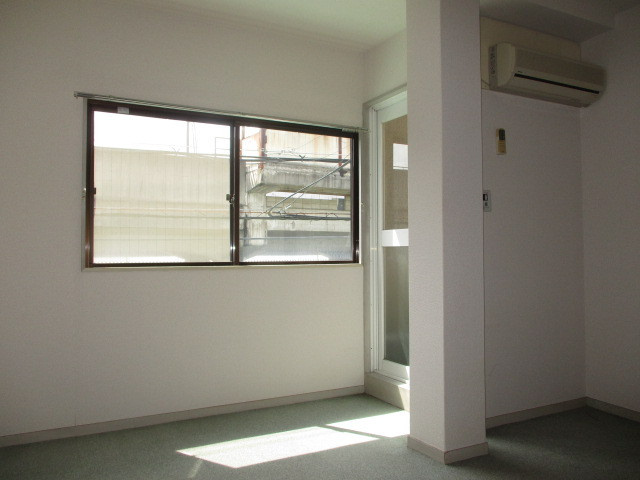 メゾンヒグチの居間・リビング