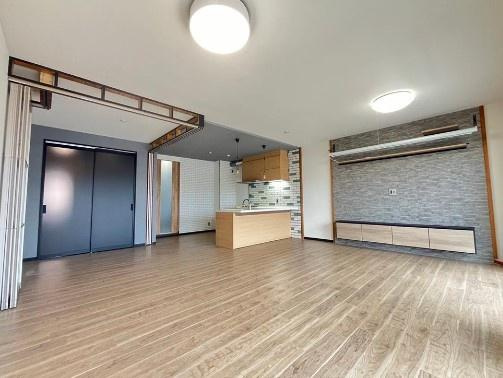 【居間・リビング】 | スクエアかいづか2番館　中古マンション