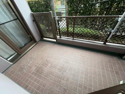 【バルコニー】 | レクセルガーデン蒲生 | 【椅子など置いてカフェのようにテラスでお楽しみ頂くこともできます♪】