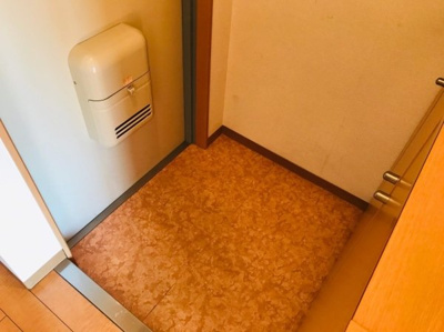 【玄関】 | シャトー三和南車崎