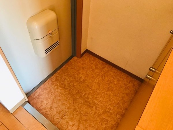 【玄関】 | シャトー三和南車崎