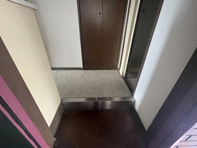 【玄関】 | シャトー三和船場