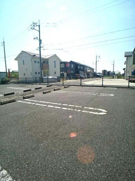 ｆｉｒｓｔ　ｏｎｅ　Ｃの駐車場