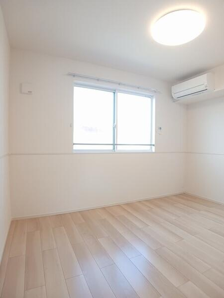 サンライズの洋室