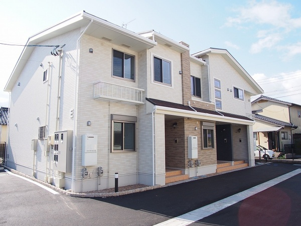 アヴニールヴィラ栂前Ｅの外観