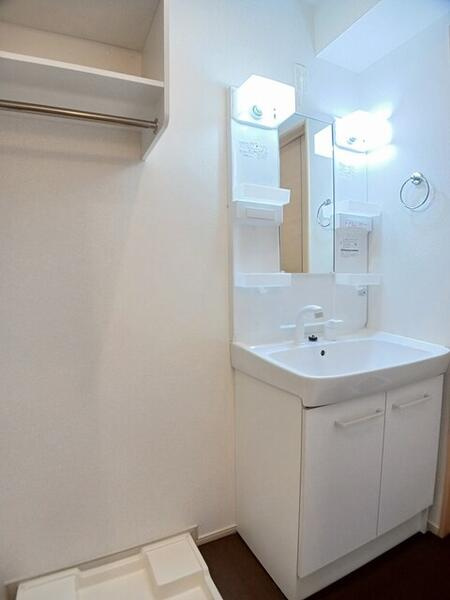 アヴニールヴィラ栂前Ｅの収納