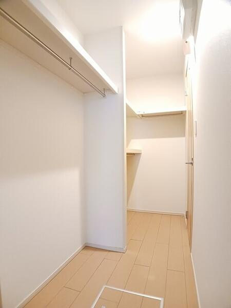 アヴニールヴィラ栂前Ｅの洗面所