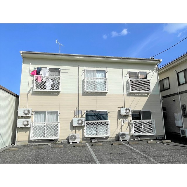 岐阜市六条片田１丁目のアパートの外観