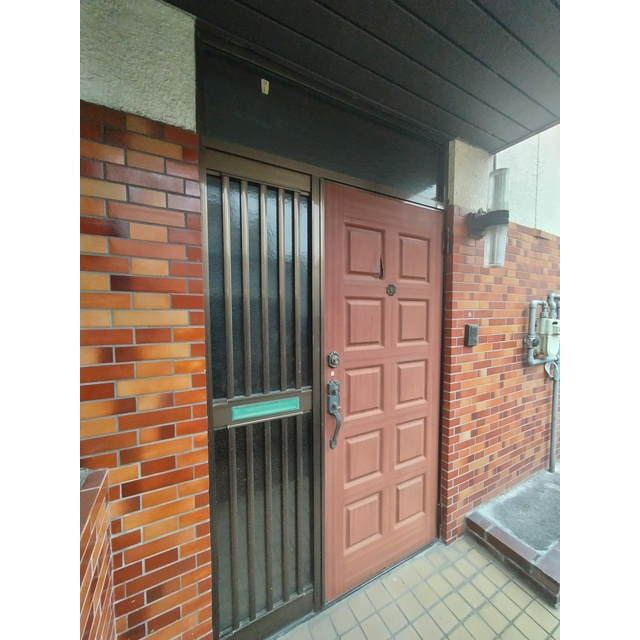 岐阜市室津町１丁目の一戸建ての玄関