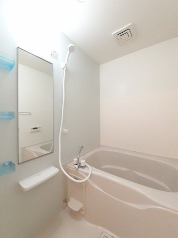 アンソレイユＢの浴室|落ち着いた空間のお風呂です