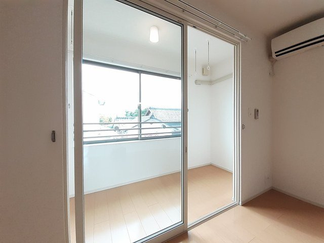 リン・デ・クリートのその他