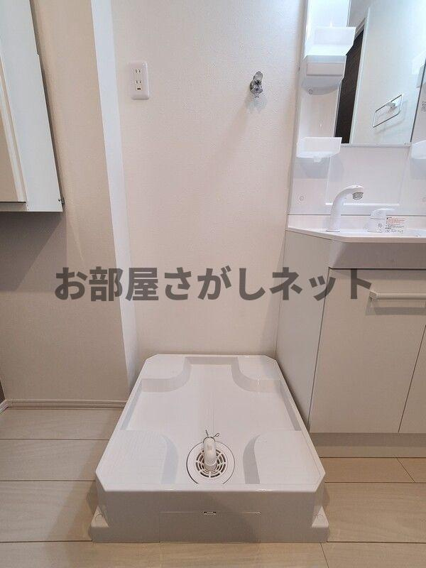 Ｃｒｏｓｓ　Ｇｒａｙ町屋【ペットと暮らせる築浅デザイナーズ／即入居可】の洗面所