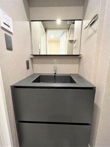 レジディア神田東の独立洗面台