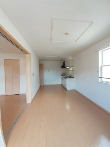 プリムローズＢの居間・リビング