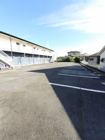 プラスパーハイツＢの駐車場