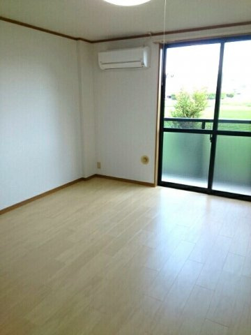 エイチーワン・ガーデンの居間・リビング