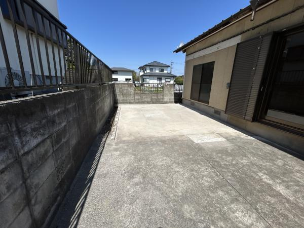 仲介手数料不要　カチタス合志市御代志　戸建て【西合志中央小・西合志中】の駐車場|未登記の建物を解体しました。駐車スペースは広々です。