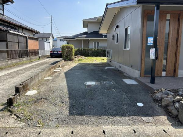 仲介手数料不要　カチタス上益城郡益城町大字辻の城【益城中央小・木山中】の駐車場|駐車場は普通車2台駐車可能です。カーポートを取り付けるのも良いですね。
