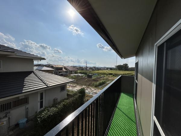 仲介手数料不要　カチタス上益城郡益城町大字辻の城【益城中央小・木山中】のバルコニー|バルコニーからの眺望です。南向きなので洗濯物はよく乾きます。