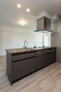 【キッチン】 | Ｌｅ　ＵｎＤｅｕｘ南青山 | ※写真は同タイプ住戸です。