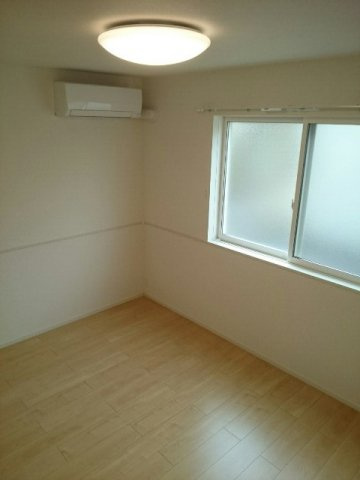 Ｙ’ｓの内装|明るい室内です