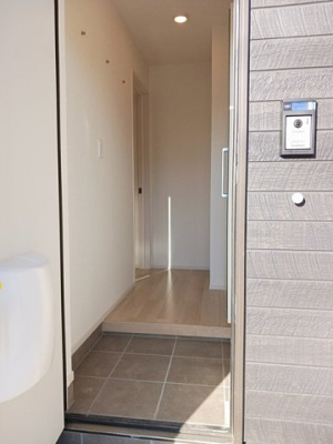 【玄関】 | アルコパレーノⅡ | 明るい玄関です