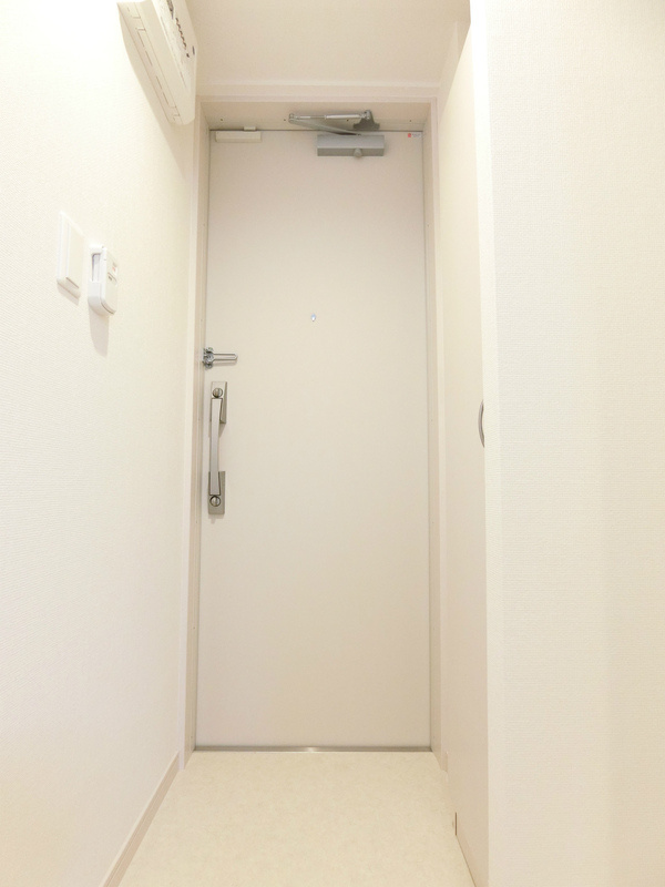 リブリ・芦原通の玄関