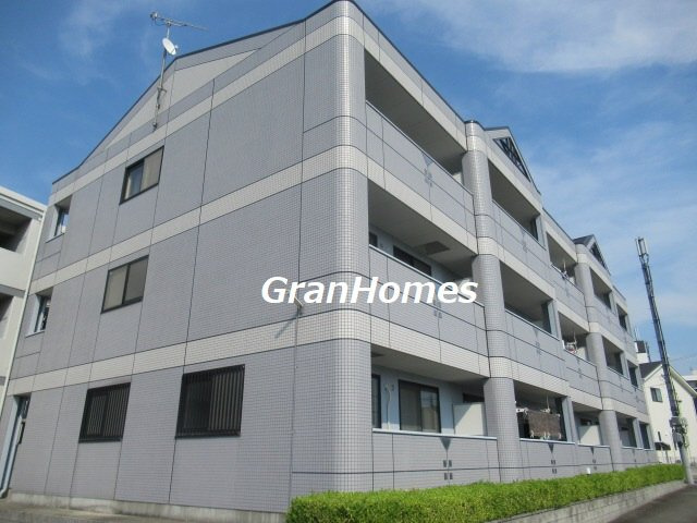 ハッピースリーヒルズの外観